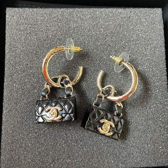 Chanel 23C earrings - Picture 2 of 3